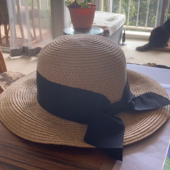 Straw hat - Picture 3 of 4